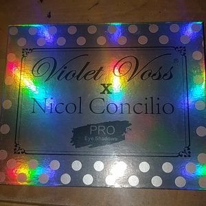 Violet Voss×Nicol Concilio Pro Eyeshadow pallete